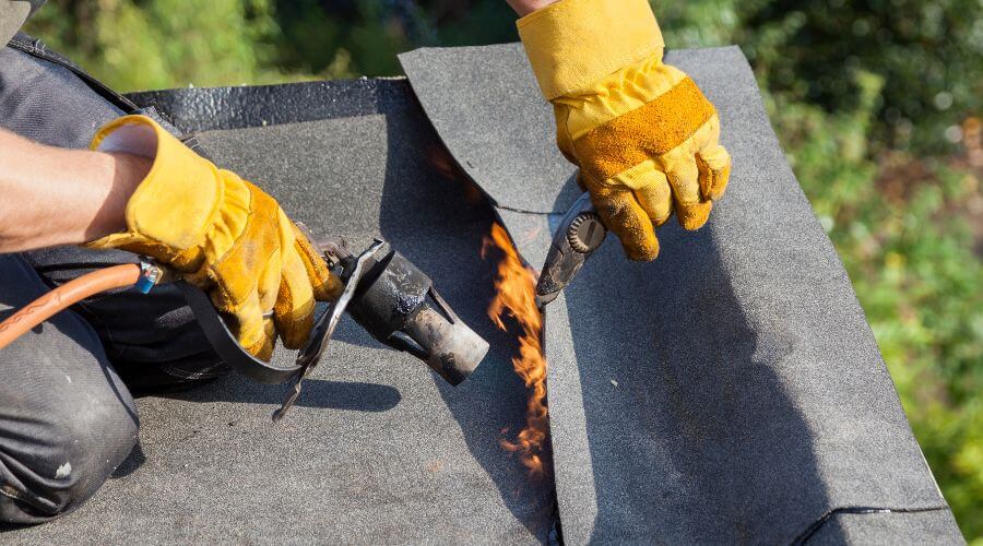 Professional gutter cleaning in Disputanta, VA